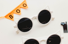 Load image into Gallery viewer, Sunglasses Cat - White
