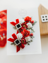 Load image into Gallery viewer, Elodie Clip - Santa
