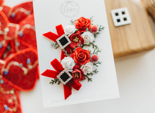 Load image into Gallery viewer, Elodie Clip - Santa
