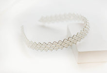 Load image into Gallery viewer, Saddie Pearls Headband - White &amp; Silver
