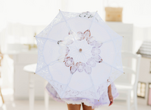 Load image into Gallery viewer, GENOVA Parasol - Off White Lace Umbrella
