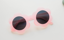 Load image into Gallery viewer, Bloom sunglasses - Clear Pink
